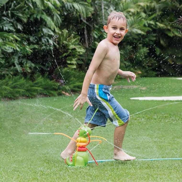 Chenille pulvérisateur arroseur lanceur d'eau jeu d'extérieur pour enfant - INTEX - La Case à Bébé